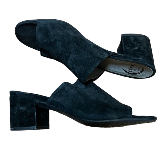 Obeo Black Kennedy Leather Upper Leather Linner Small Heal Slip on Size 8.5 - Picture 2 of 5